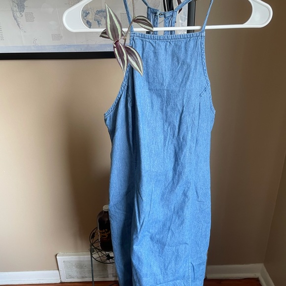 Denim strappy keyhole dress - Picture 3 of 5